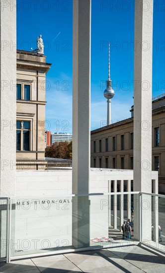 The Visitors Terrace at the James Simon Gallery