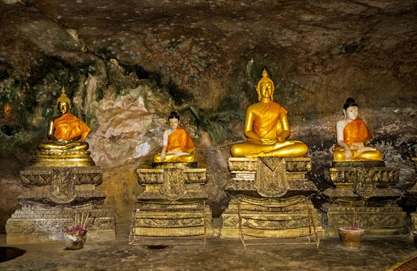 Buddha statues