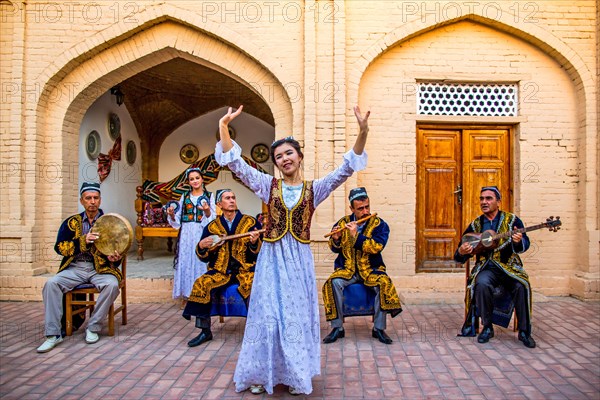 Folklore performance in a caravanserai