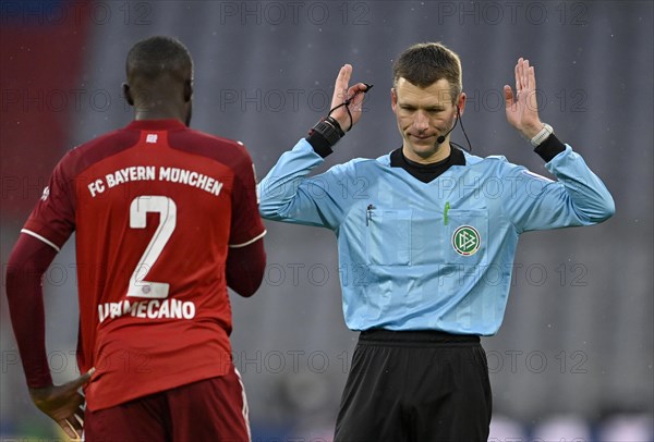 Referee Referee Benjamin Cortus Gesture