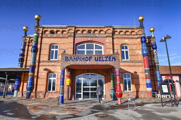 Hundertwasser railway station