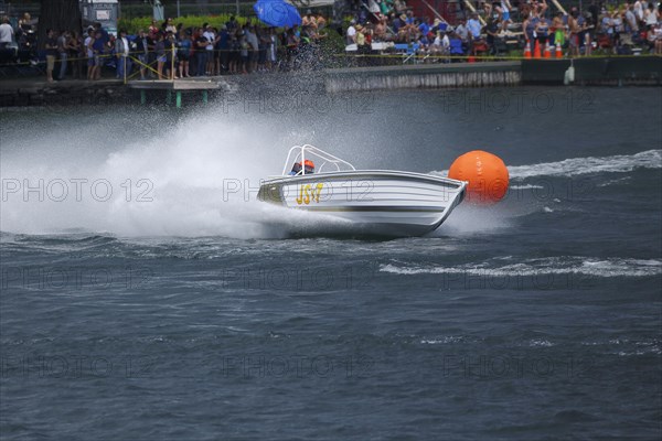 Boat racing on the Saint Lawrence River