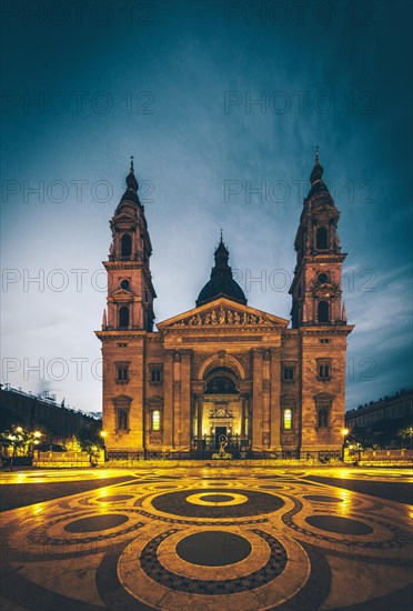 St. Stephen's Basilica night view