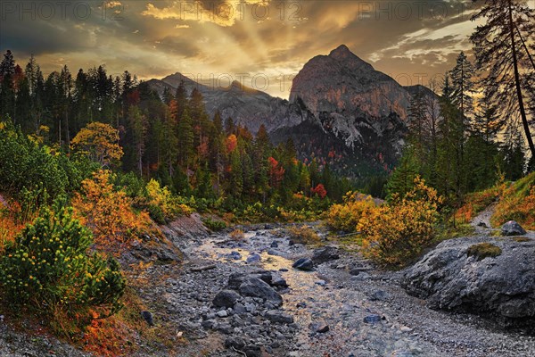 Plumsbach in the autumnal Engtal at sunset