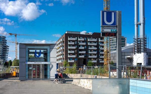 Large construction site at Ueberseequartier