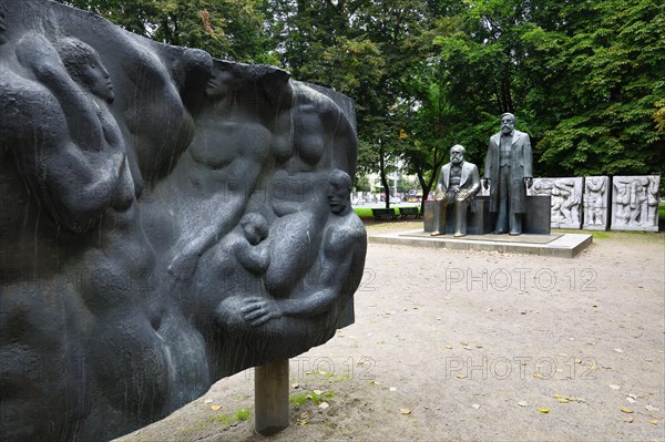 Karl Marx and Friedrich Engels Bronze monument