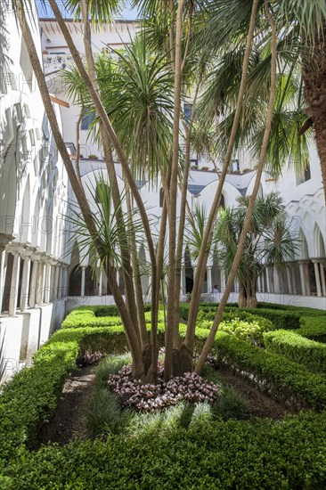 The cloister garden in the Chiostro del Paradiso