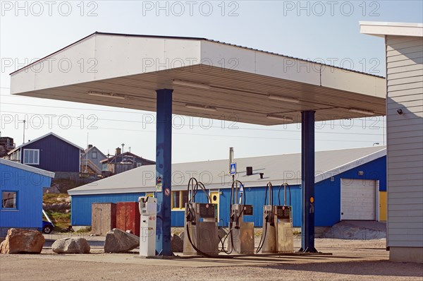 Simple covered petrol station
