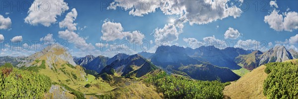 360 panoramic view from the summit of Gramaijoch with Grosser Ahornboden and the Karwendel peaks of Sonnjoch