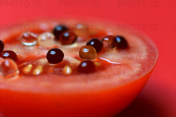 Aceto pearls on tomato