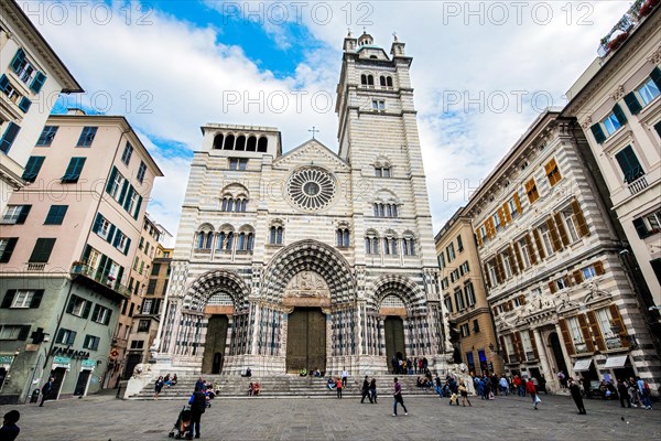 Historic Cathedral of San Lorenzo from the Middle Ages in Romanesque architectural style