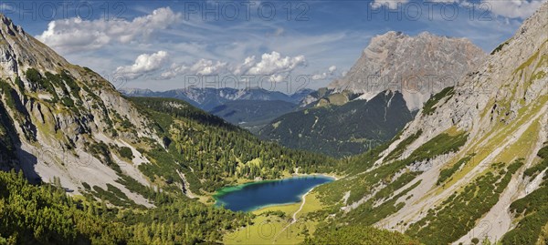 Mountain panorama with Seebensee and Wetterstein massif