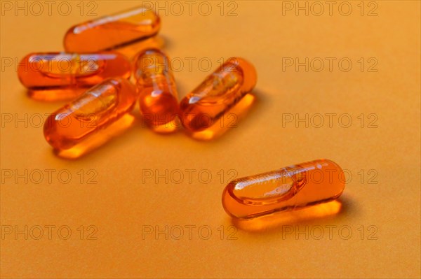 Capsules with omega-3 fatty acid