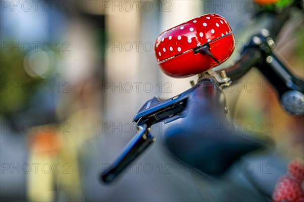 Bicycle bell with toadstool design