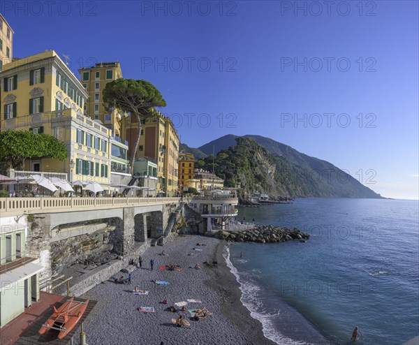 Spiagga Libera and historic skyscrapers