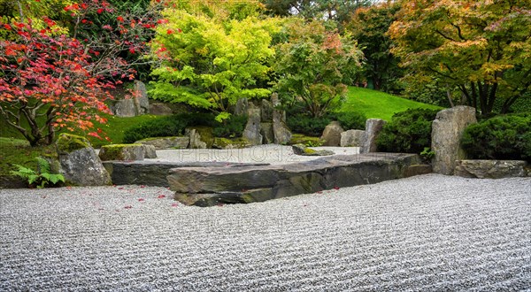 Japanese garden with gravel bed and stone formation