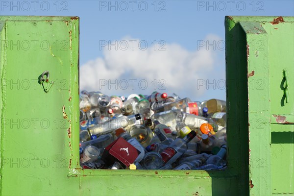 Waste container for used glass