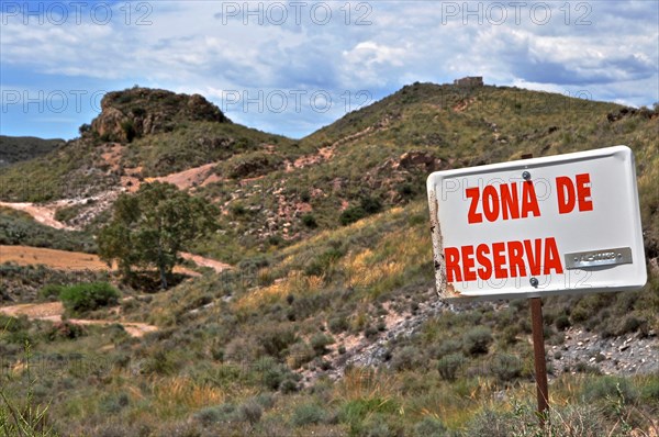 Sign ZONA DE RESERVA