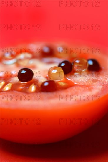 Aceto pearls on tomato