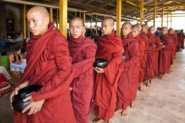 Rice feeding at the inauguration ceremony of A Lo Taw Pauk Pagoda