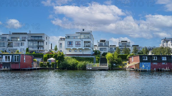 Modern architecture and holiday homes on Lake Schwerin