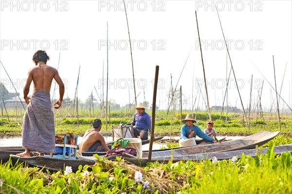 Working with canoes in floating fields