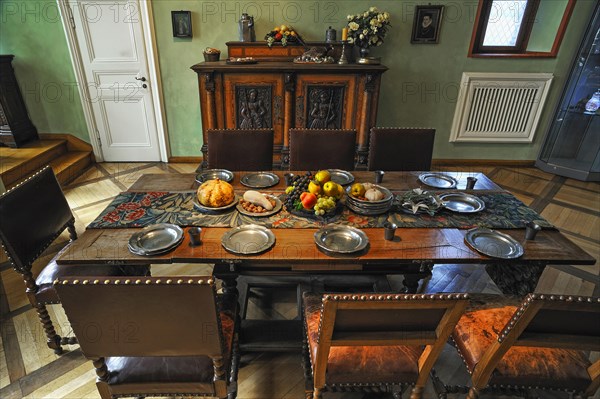 Dining room of the 16th century