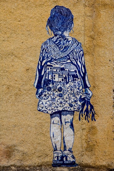 Children's pictures on the walls of the alleys
