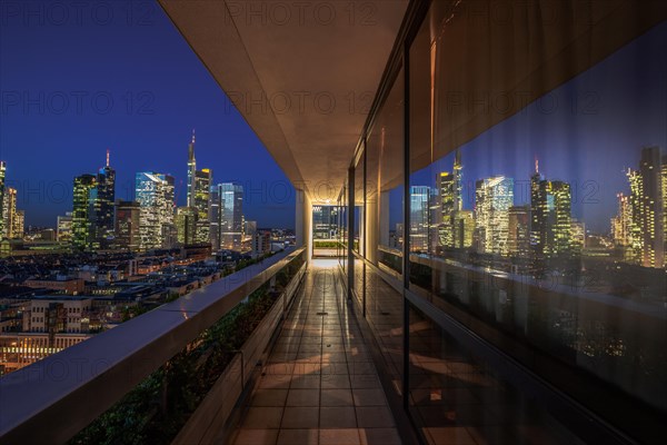 Skyscraper view of the Frankfurt skyline