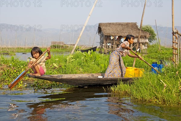 Working with canoes in floating fields