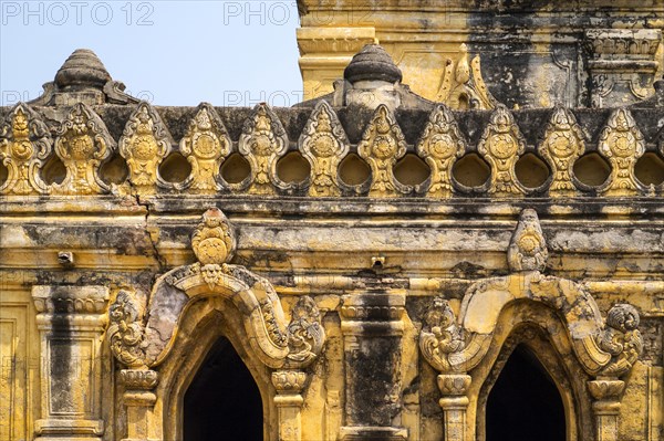 Maha Aungmye Bonzan Monastery built of bricks and stucco