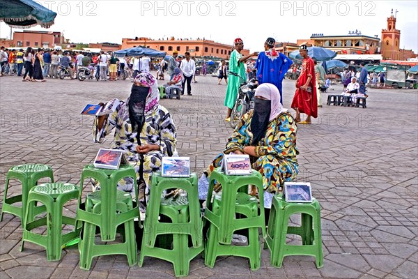 Hand painting as a tourist attraction at the Jemaa El-Fna