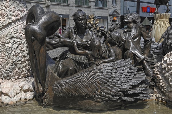 Detail of the fountain the Marriage Carousel