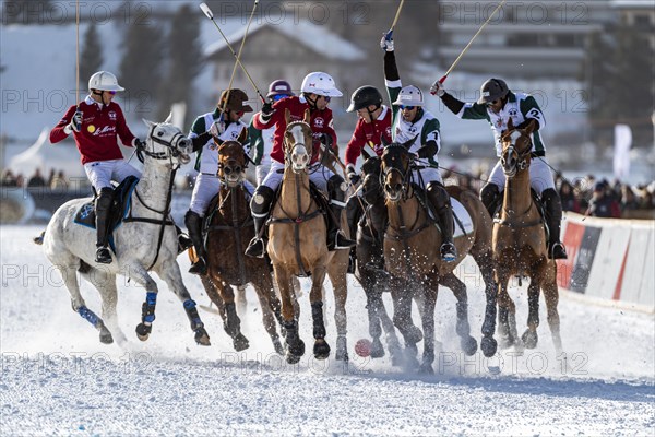 Players from Team St. Moritz