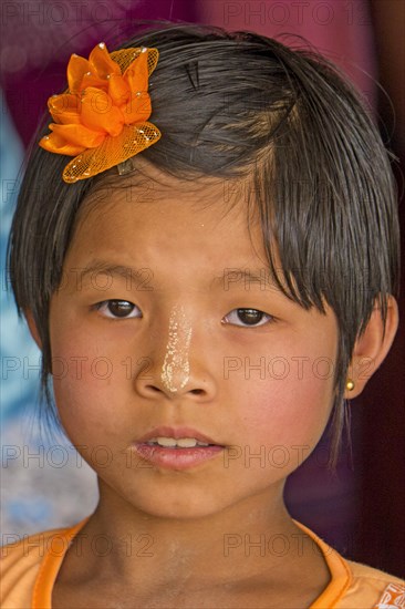 Glaebige at the Inauguration ceremony of the A Lo Taw Pauk Pagoda