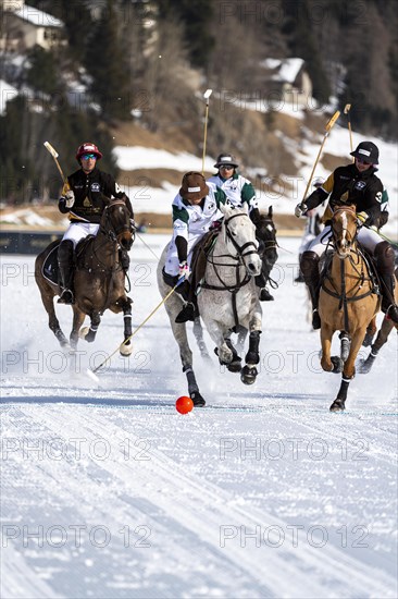 Players from Team Azerbaijan Land of Fire