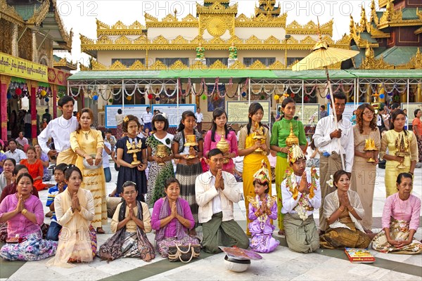 Ordination ceremony at Shwedagon Pagoda