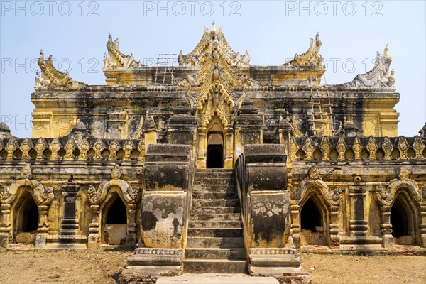 Maha Aungmye Bonzan Monastery built of bricks and stucco