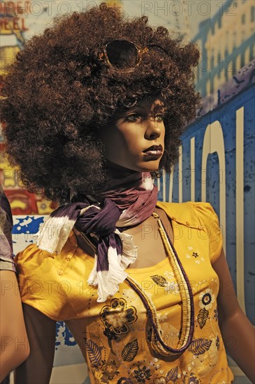 Female mannequin in afro look