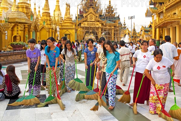 Cleaning by worshippers