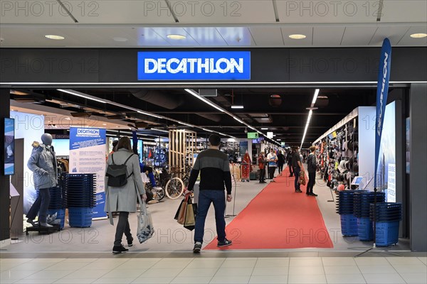 Decathlon entrance