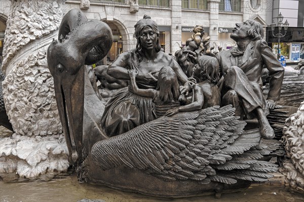 Detail of the fountain the Marriage Carousel