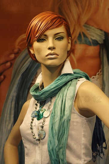 Female mannequin with scarf