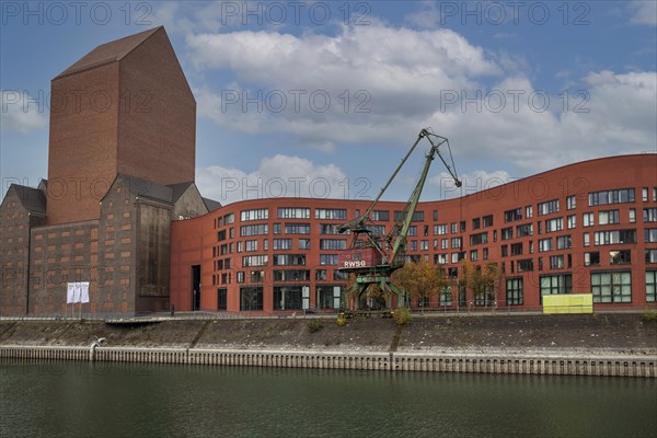 New building of the State Archive of North Rhine-Westphalia with old harbour cranes