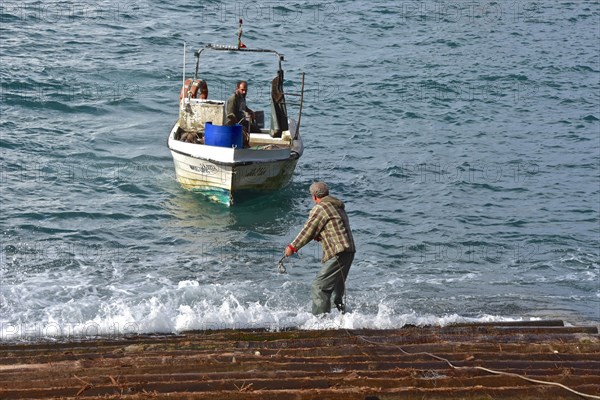 Fishing boat returning from catch