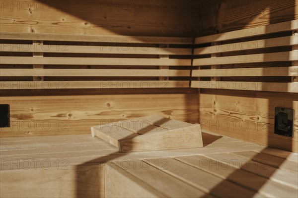 Sauna bench