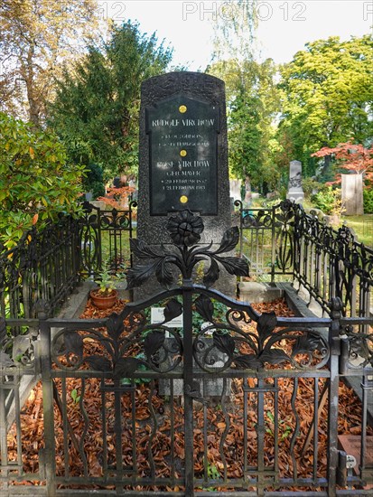 Grave of Rudolf Virchow and Rose Virchow