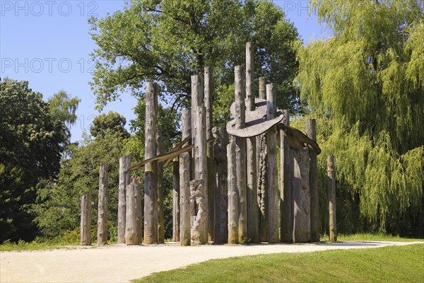 Wooden sculpture in the Donaupark