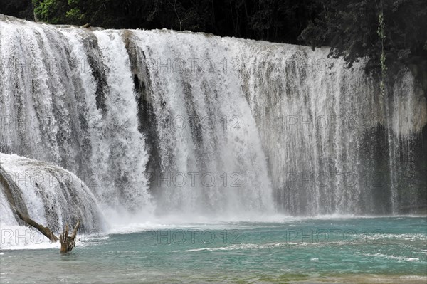 Turquoise water at the Cataratas de Agua Azul