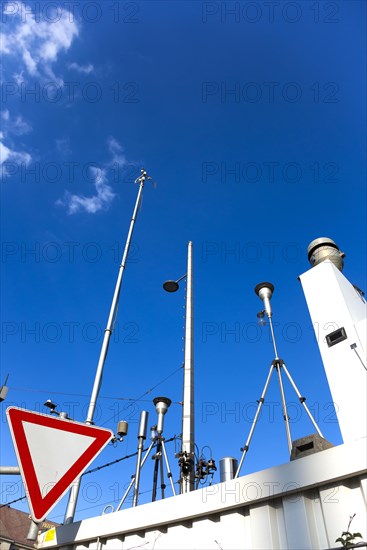 Environmental measurement technology at a busy road junction